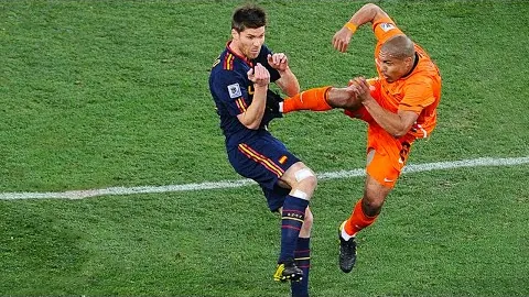 申花内乱：特维斯独行其道，波耶特无力回天，团队矛盾升级？