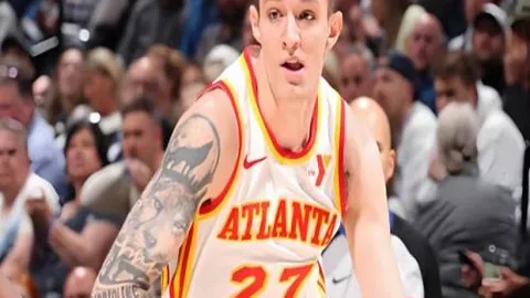 “中超第7轮：青岛黄海1-2负河北华夏，梅米舍维奇关键进球助华夏三连胜”