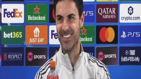 山东泰山U17精英队法国留学启航：15少年足球英才踏上国际深造之旅